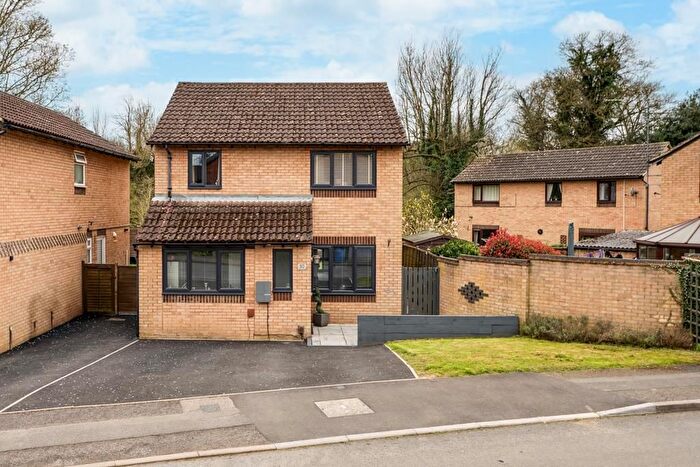 3 Bedroom Property For Sale In Walsingham Avenue, Kettering, NN15