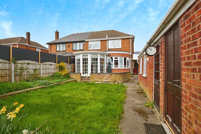 3 Bedroom Semi-Detached House To Rent In Sunway Grove, Scunthorpe, DN16