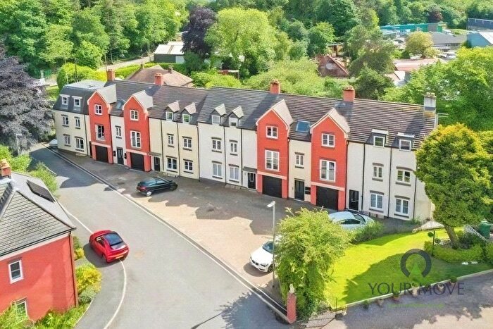 2 Bedroom Flat To Rent In Heath Hill, Dawley, Telford, Shropshire, TF4