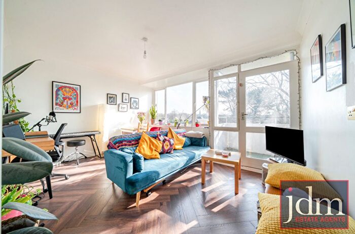 1 Bedroom Flat To Rent In Pagoda Gardens, Blackheath, London, SE3