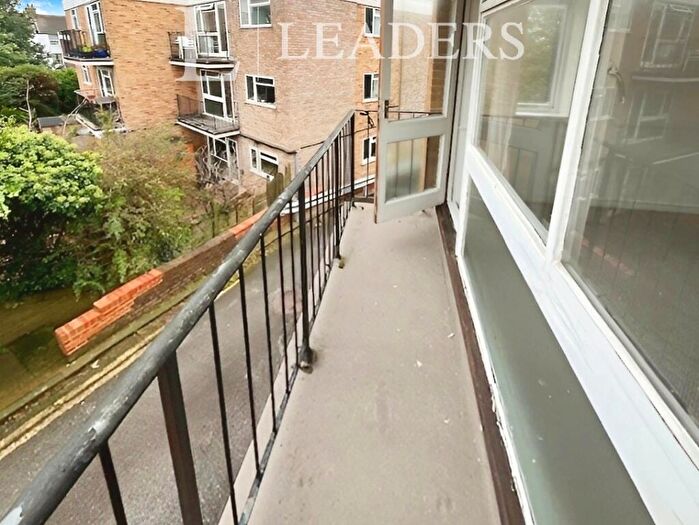 2 Bedroom Apartment To Rent In Lyndhurst Cort, Hove, BN3
