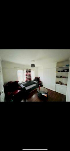 1 Bedroom Flat To Rent In Wesley Avenue, Hounslow, TW3