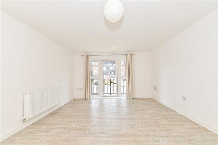 2 Bedroom Flat For Sale In Richard Road, Chichester, West Sussex, PO19