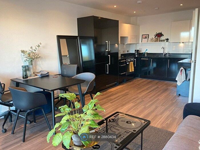 2 Bedroom Flat To Rent In Spa Road, London, SE16