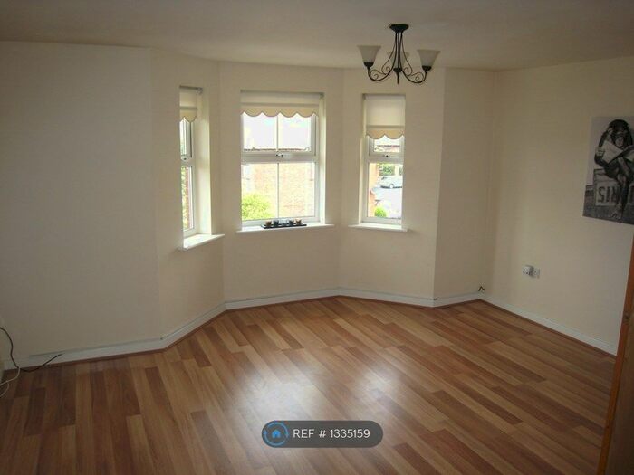 1 Bedroom Flat To Rent In Oxford Court, Warrington, WA1