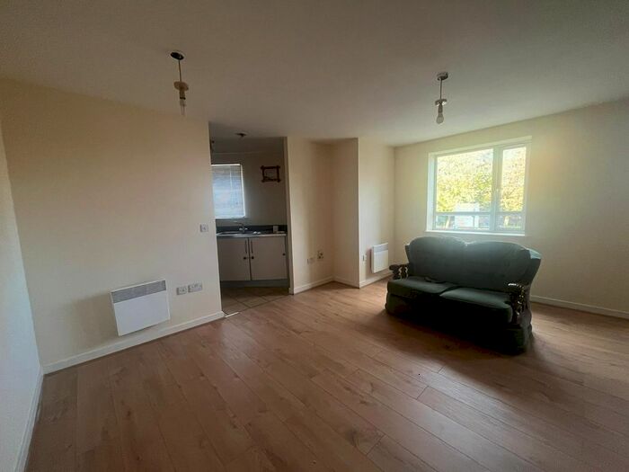 2 Bedroom Flat To Rent In Kinsey Road, Edgbaston, Birmingham, B66