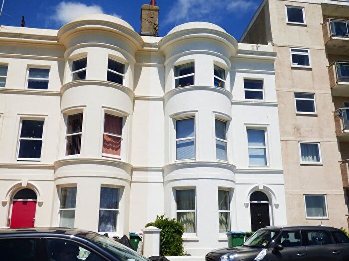 Studio To Rent In South Terrace, Littlehampton, BN17