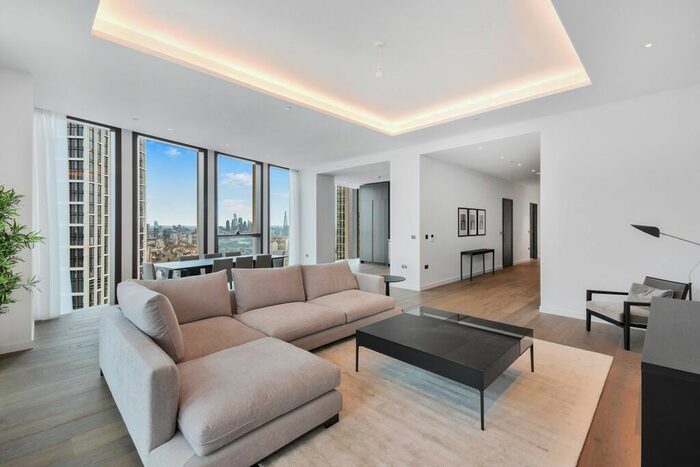 3 Bedroom Flat To Rent In Carnation Way, London, SW8