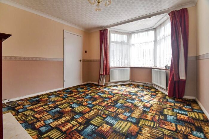 3 Bedroom Terraced House For Sale In Winchester Way, Rainham, Gillingham, ME8
