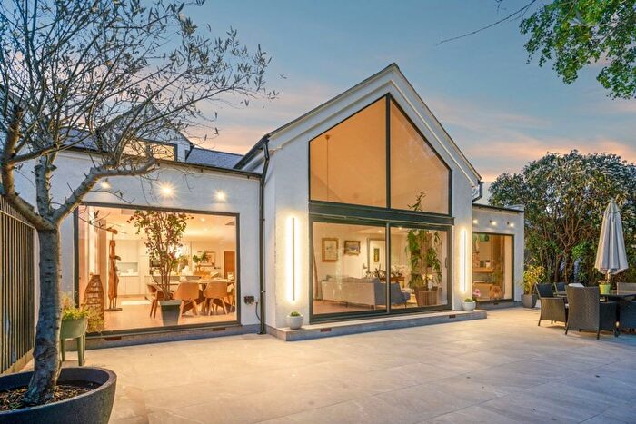 4 Bedroom Semi-Detached House For Sale In Ford, Aylesbury, HP17