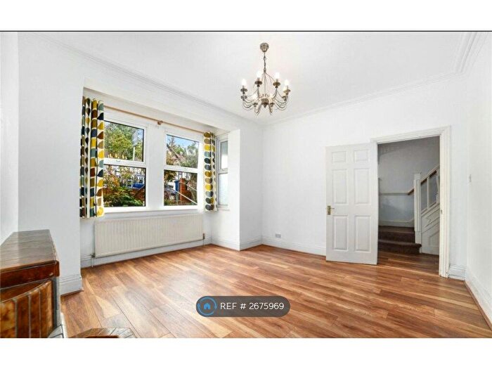 4 Bedroom Semi-Detached House To Rent In Woodstock Avenue, London, NW11