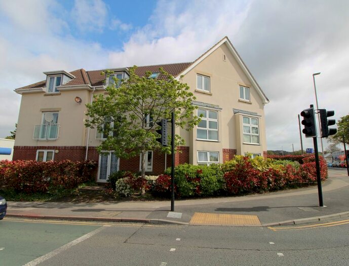 1 Bedroom Flat To Rent In Ringwood Road, Poole, BH14