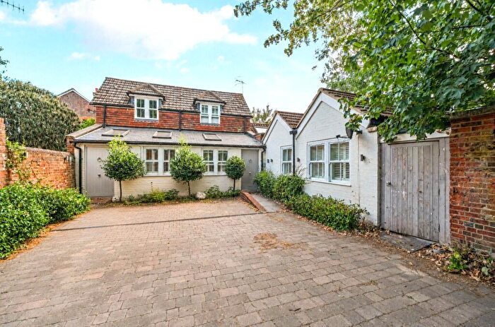 2 Bedroom House For Sale In Wharf Road, Guildford, Surrey, GU1