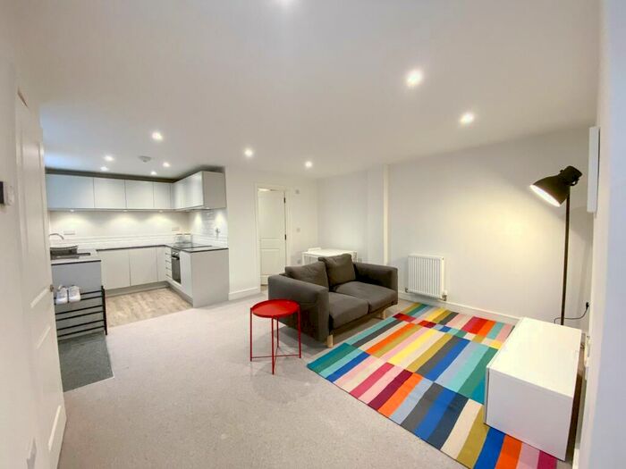 1 Bedroom Apartment To Rent In Queens Road, RG1