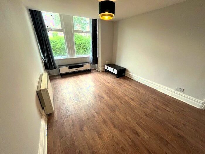 2 Bedroom Flat To Rent In Victoria Parade, Ashton-On-Ribble, Preston, PR2