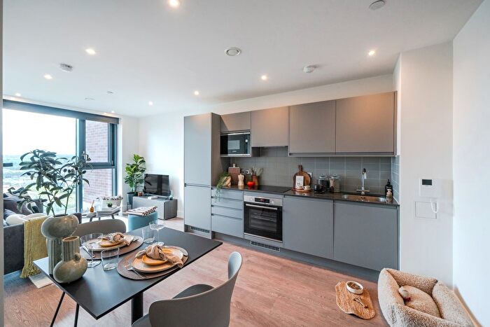 1 Bedroom Flat To Rent In Uncle Leeds, Whitehall Leeds ., LS12