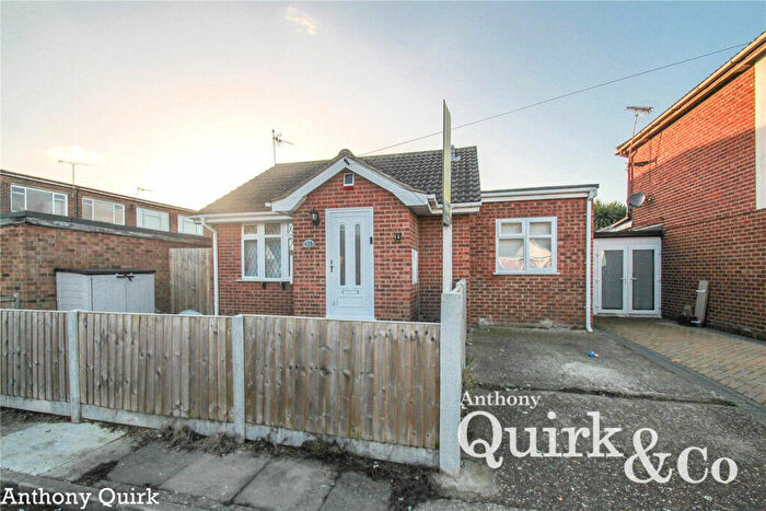 2 Bedroom Detached Bungalow For Sale In Tilburg Road, Canvey Island, SS8