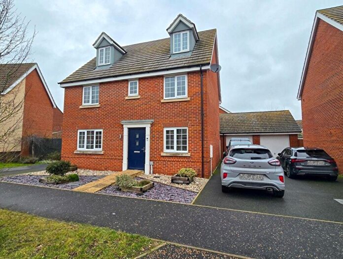 5 Bedroom Detached House For Sale In Goldfinch Drive, Attleborough, NR17