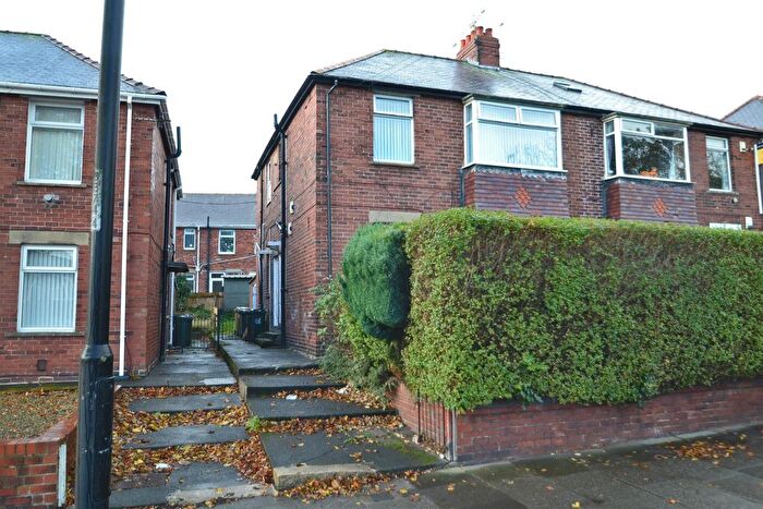2 Bedroom Flat To Rent In Billy Mill Avenue, North Shields, North Tyneside, NE29