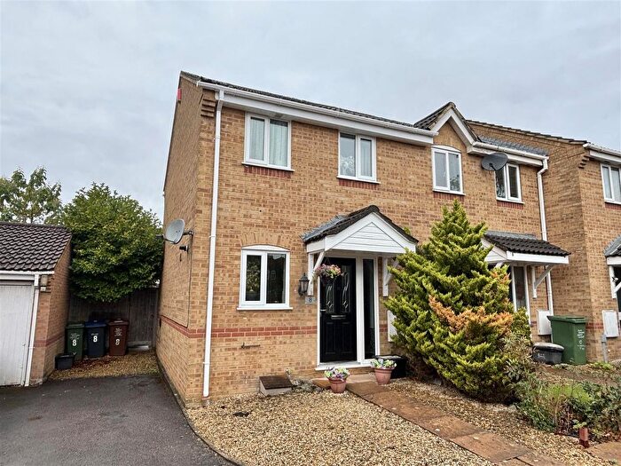 2 Bedroom End Of Terrace House For Sale In Cheltenham Drive, Chippenham, SN14