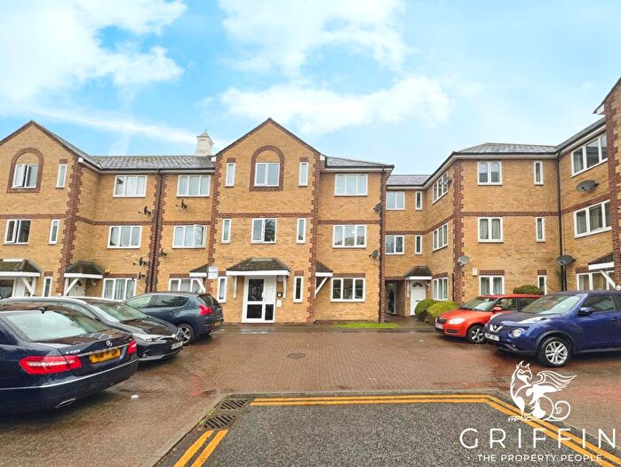 2 Bedroom Flat To Rent In Vicarage Square, West Street, Grays, RM17