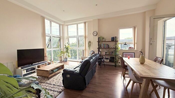 2 Bedroom Flat For Sale In London, SE13