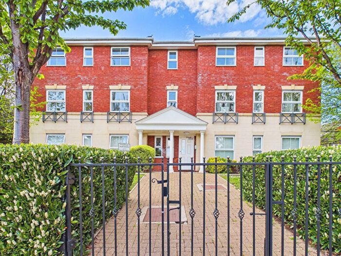 2 Bedroom Flat For Sale In Heol Broadland, Barry, CF62