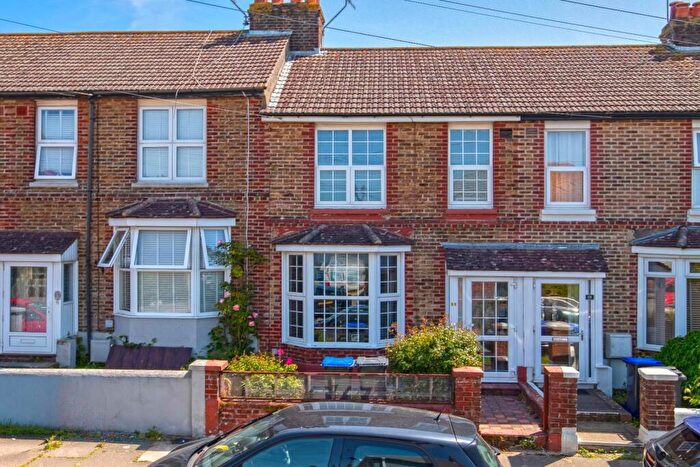 3 Bedroom Terraced House For Sale In Myrtle Road, Lancing, BN15