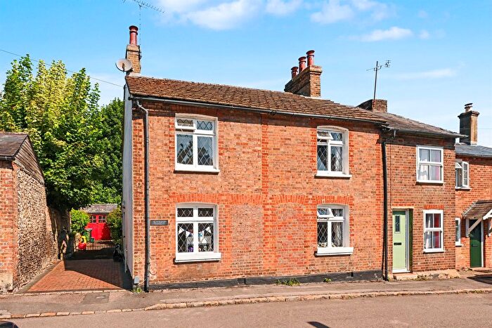 4 Bedroom End Of Terrace House For Sale In King Street, Tring, HP23