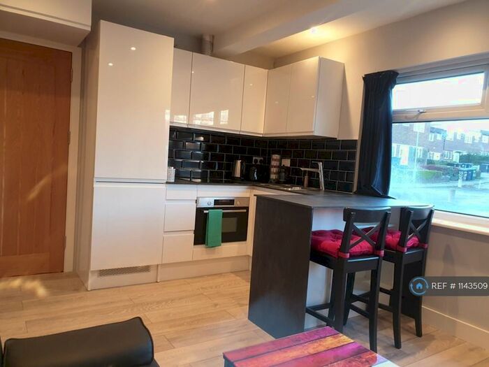 1 Bedroom Flat To Rent In Mill Hill, London, NW7