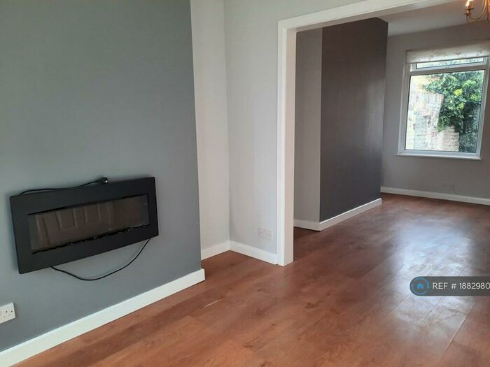 2 Bedroom End Of Terrace House To Rent In Thoresby Street, Hull, HU5