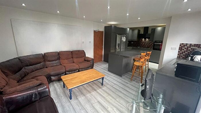 7 Bedroom Semi Detached House To Rent In A Brentbridge Road, Manchester, M14