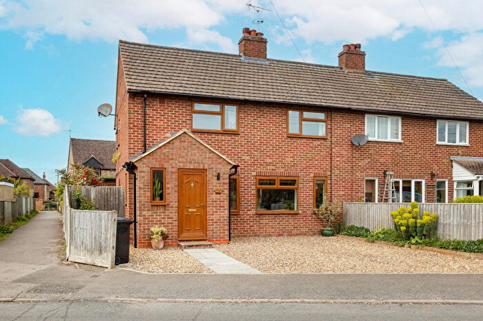 3 Bedroom Semi Detached House For Sale In St. Nicholas Road, Wallingford, OX10