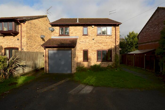 4 Bedroom Property To Rent In Chalfont Road, Maple Cross, Rickmansworth WD3