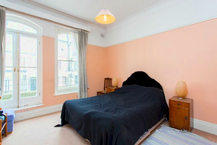 1 Bedroom Flat To Rent In Gwendwr Road, London, W14