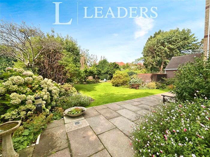 2 Bedroom Flat To Rent In The Drive, Hove, East Sussex, BN3