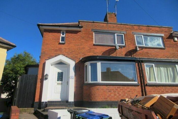 3 Bedroom Property To Rent In Shrublands Avenue, Oldbury, B68