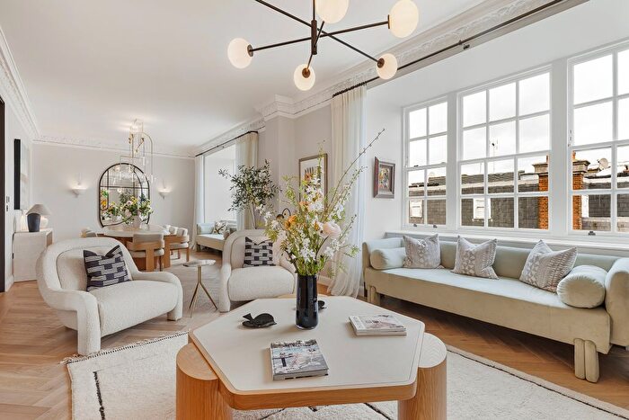 4 Bedroom Flat For Sale In Park Street, London, W1K