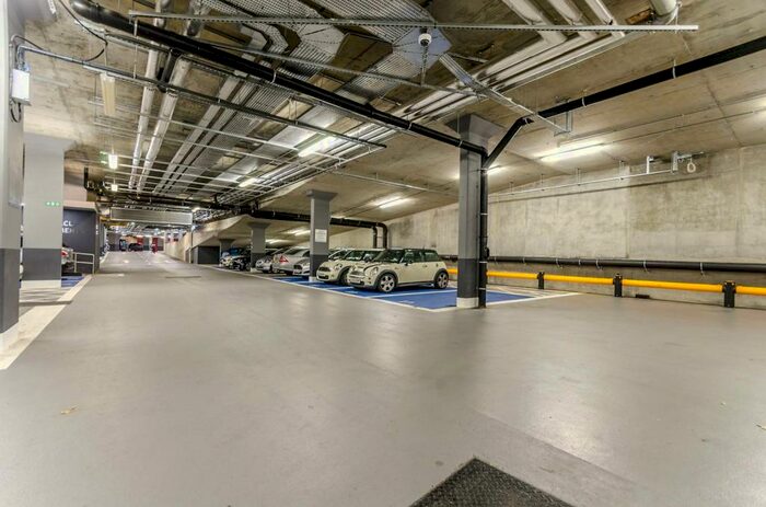 Garage / Parking To Rent In Right To Park, Pinnacle Apartments, Croydon, CR0