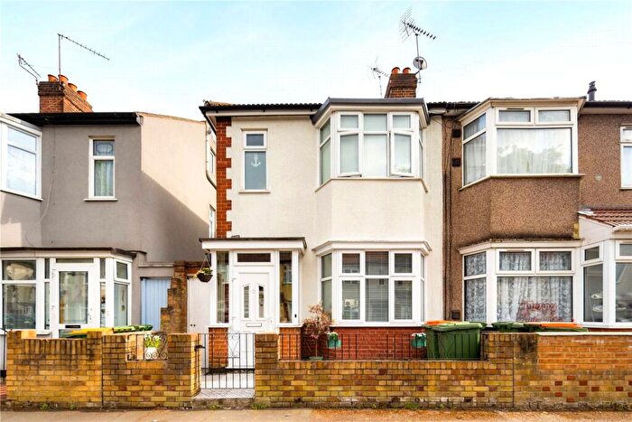 3 Bedroom Terraced House To Rent In Gresham Road, London, E16