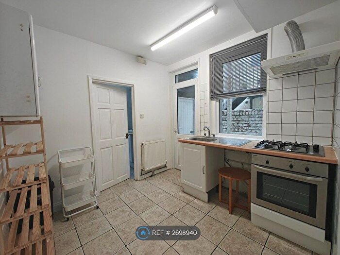 1 Bedroom Flat To Rent In Longcroft Road, Weymouth, DT4