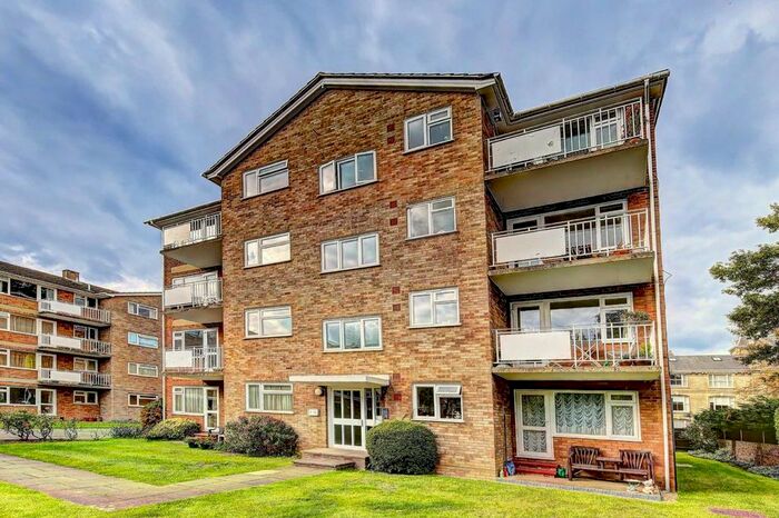 1 Bedroom Flat To Rent In Elton Close, Kingston Upon Thames, KT1