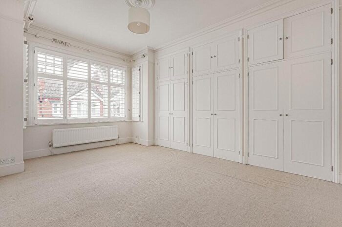 5 Bedroom Terraced House To Rent In Wakehurst Road, Between The Commons, SW11