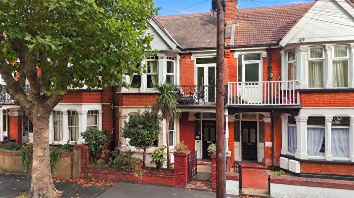 2 Bedroom Flat For Sale In Warrior Square North, Southend-On-Sea, SS1