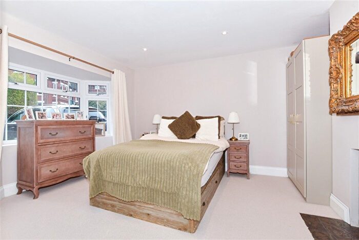 2 Bedroom Semi-Detached Bungalow For Sale In Offham Road, West Malling, Kent, ME19