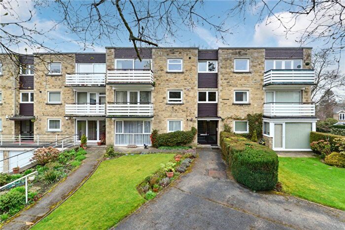 2 Bedroom Flat For Sale In Park Road, Bingley, West Yorkshire, BD16