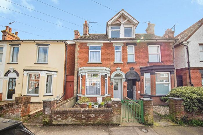 4 Bedroom Semi Detached House For Sale In Rushmere Road, Ipswich, IP4