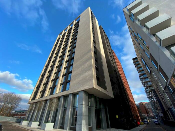 2 Bedroom Apartment To Rent In Queen Street, Salford, Greater Manchester, M3