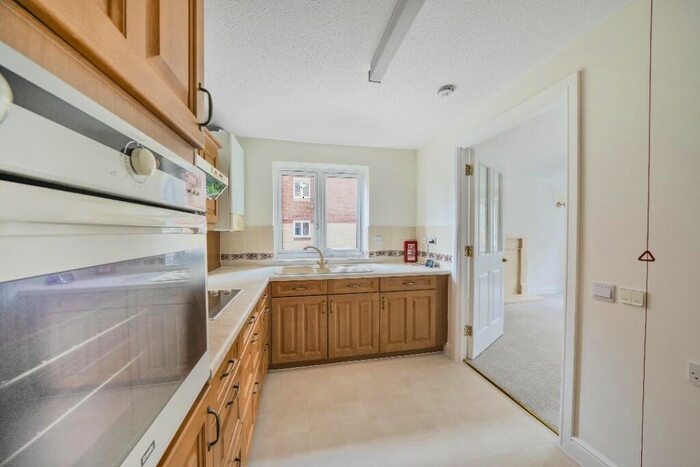 2 Bedroom Retirement Property For Sale In Melton Court, Poole, BH13