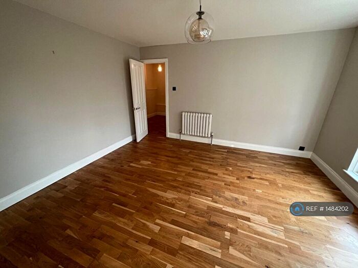 2 Bedroom Flat To Rent In Aldbury Grove, Welwyn Garden City, AL7
